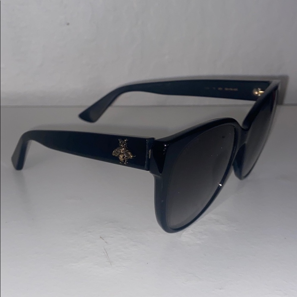 GUCCi sunnies
